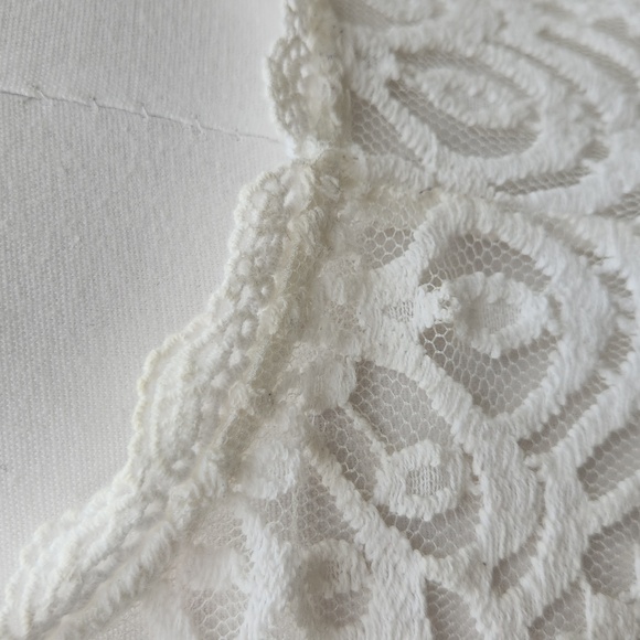 DECJUBA white lace top - Picture 5 of 14